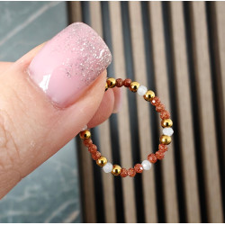 Pierścionek kamień księżycowy piasek pustyni