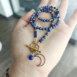 Klasyczny lapis lazuli z księżycem